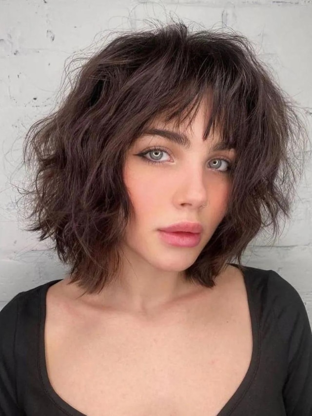 curly hair short back long front - Google Search | Short curly haircuts,  Cute hairstyles for short hair, Curly hair styles