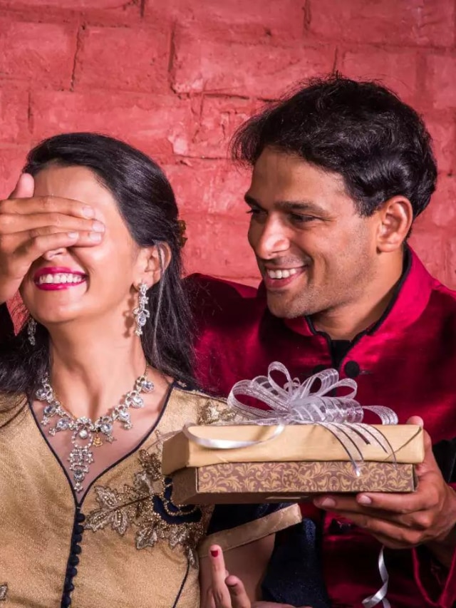 Last Minute Karwa Chauth Gift Ideas for Wife