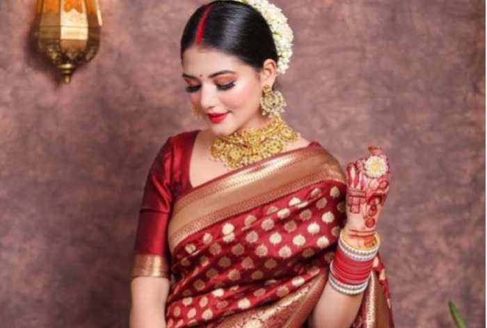 Priyanka Chopra Inspired Look | Red Saree | Gold Halo Eyes - YouTube