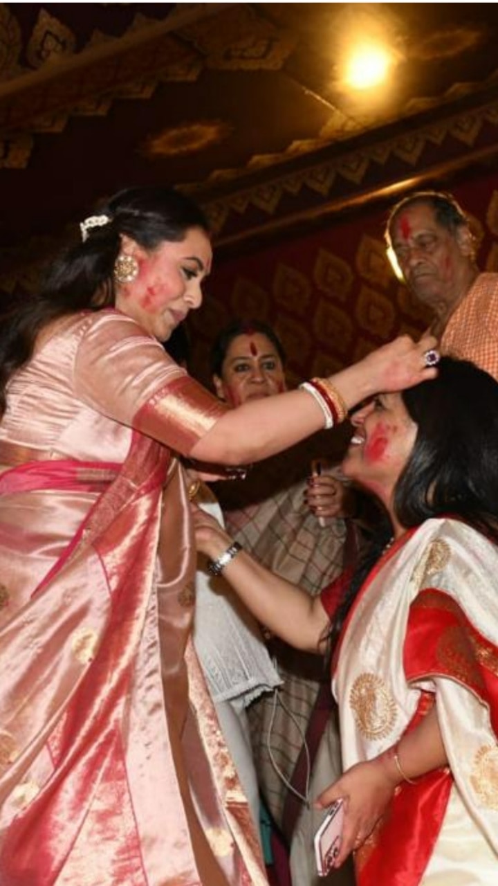 Picture story: Beautiful women celebrating Sindoor Khela on Vijayadashami