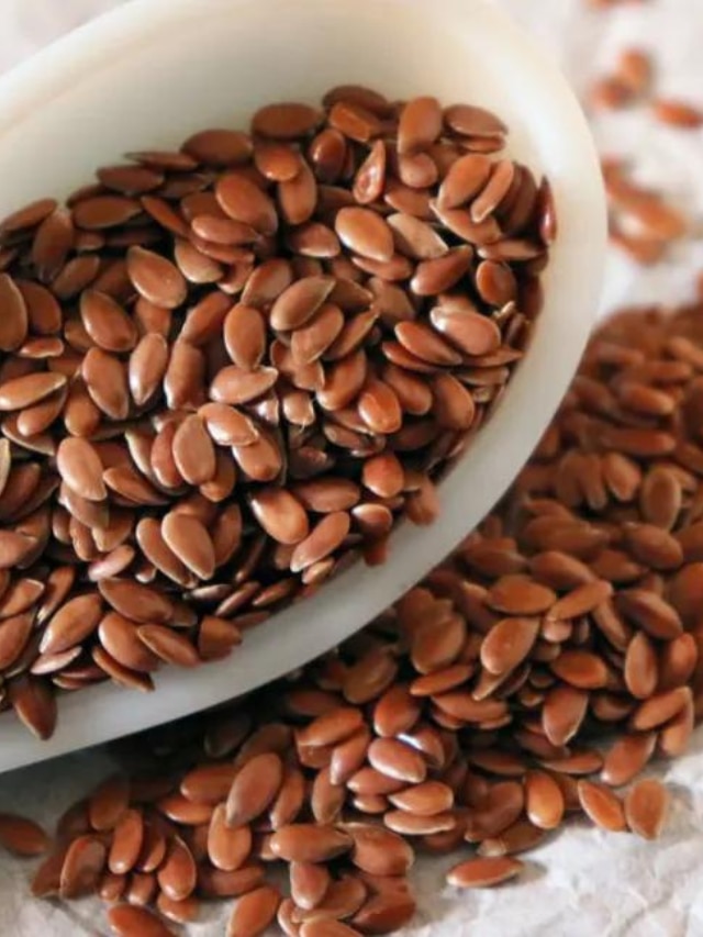 7 Flaxseed Benefits for Healthy Hair