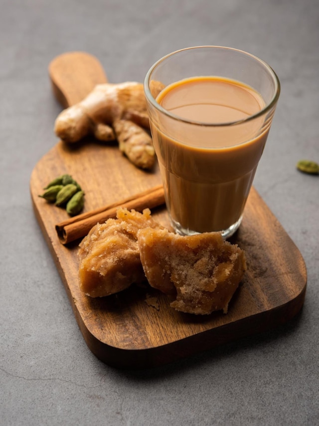 6 LesserKnown Benefits of Gur Ki Chai