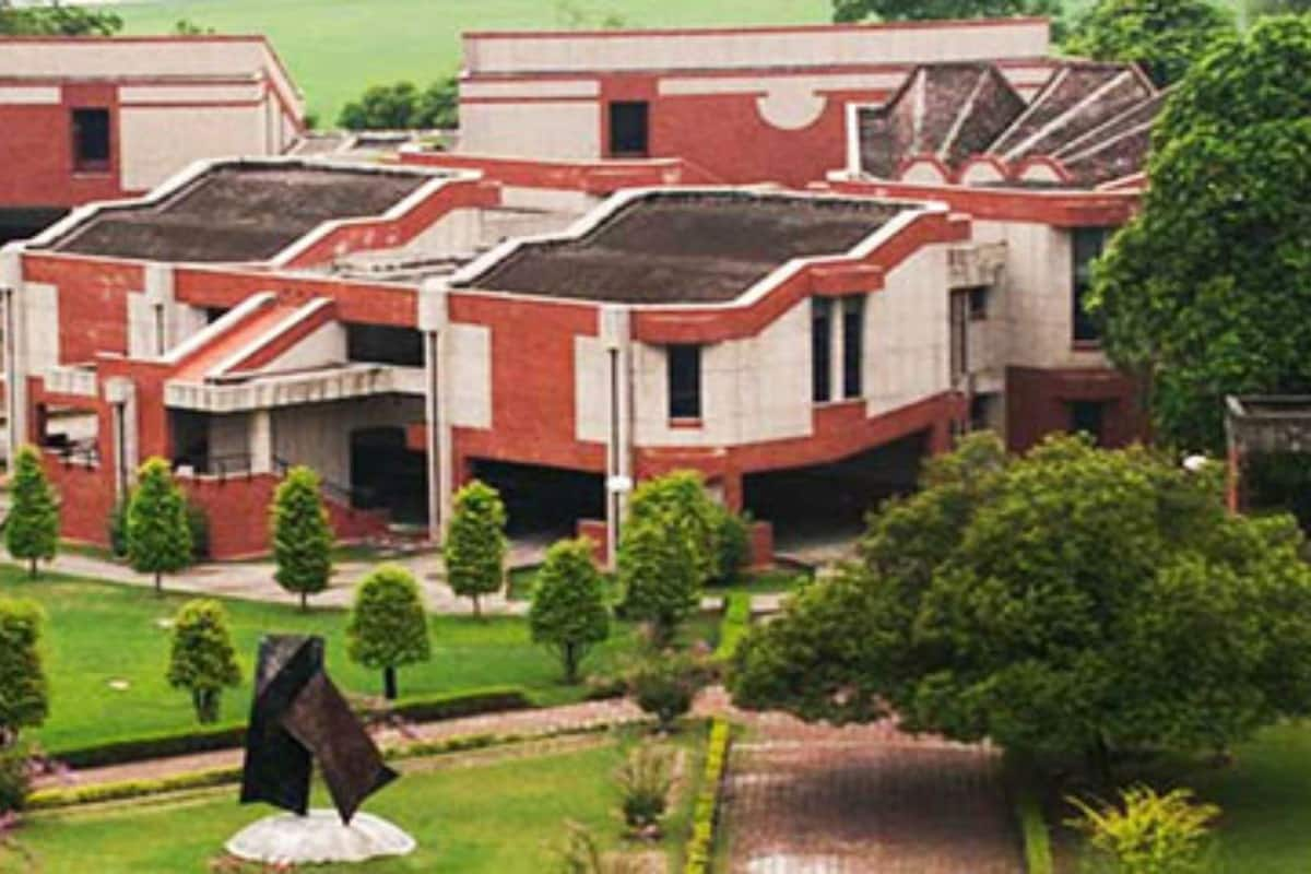 IIT-Kanpur introduces 4 new eMasters degree programmes; no GATE