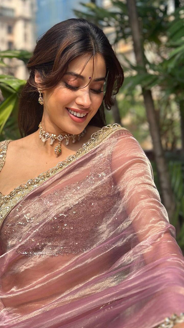 10 Times Janhvi Kapoor rocked wearing Saree and Lehenga | Indian bridal  outfits, Indian fashion trends, Bollywood lehenga