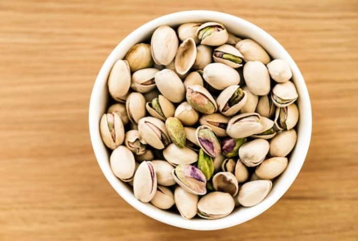 Weight Loss to Diabetes Control, 5 Amazing Benefits of Eating Pistachios in Winter