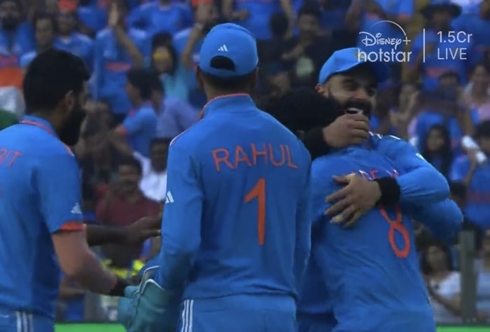 Virat Kohli Hugs Ravindra Jadeja For Asking Best Fielder Medal After ...