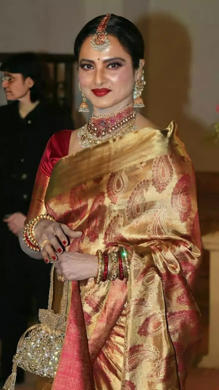 7 Of the best kanjeevaram's Rekha wore! | Saree look, Rekha saree, Saree  styles