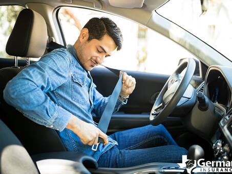 कार में सफर करते समय जरूर लगाएं सीट बेल्ट