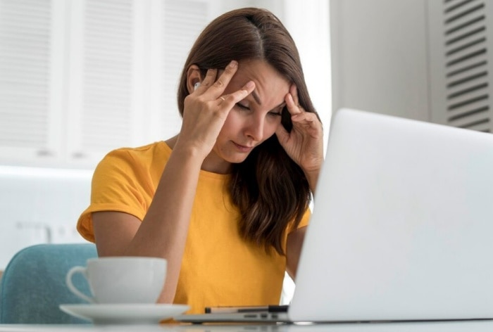 What is Computer Vision Syndrome, Digital Eye Strain That May Lead to Blurred Eyesight? All You Need to Know