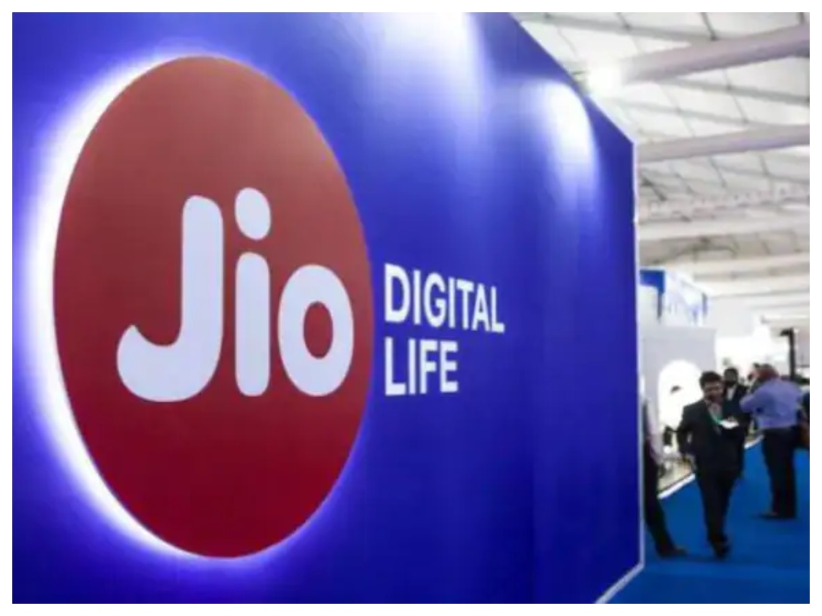Jio Service Rakshit Reliance Jio ने करोड़ों यूजर्स को दी खुशखबरी, फ्री मिलेगी ये खास सर्विस ...
