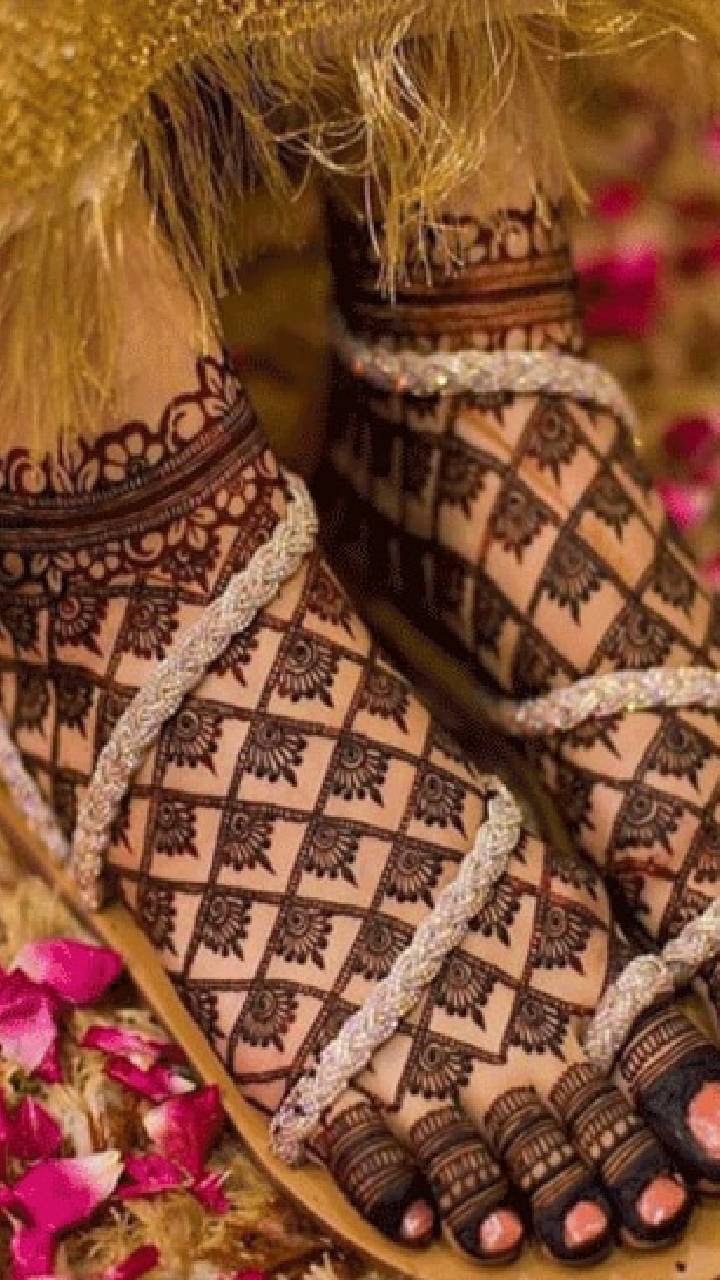 Easy Foot Mehndi Designs ||Bridal Mehndi Design for Leg ||Simple Dulhan  Feet Mehendi by aaru Mehndi - YouTube