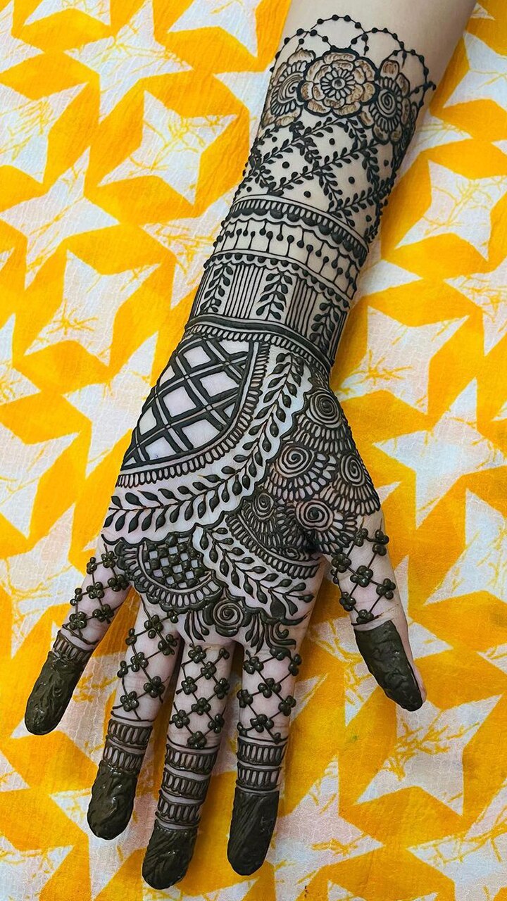 Great Finger Mehndi Designs Trending In The Year 2022