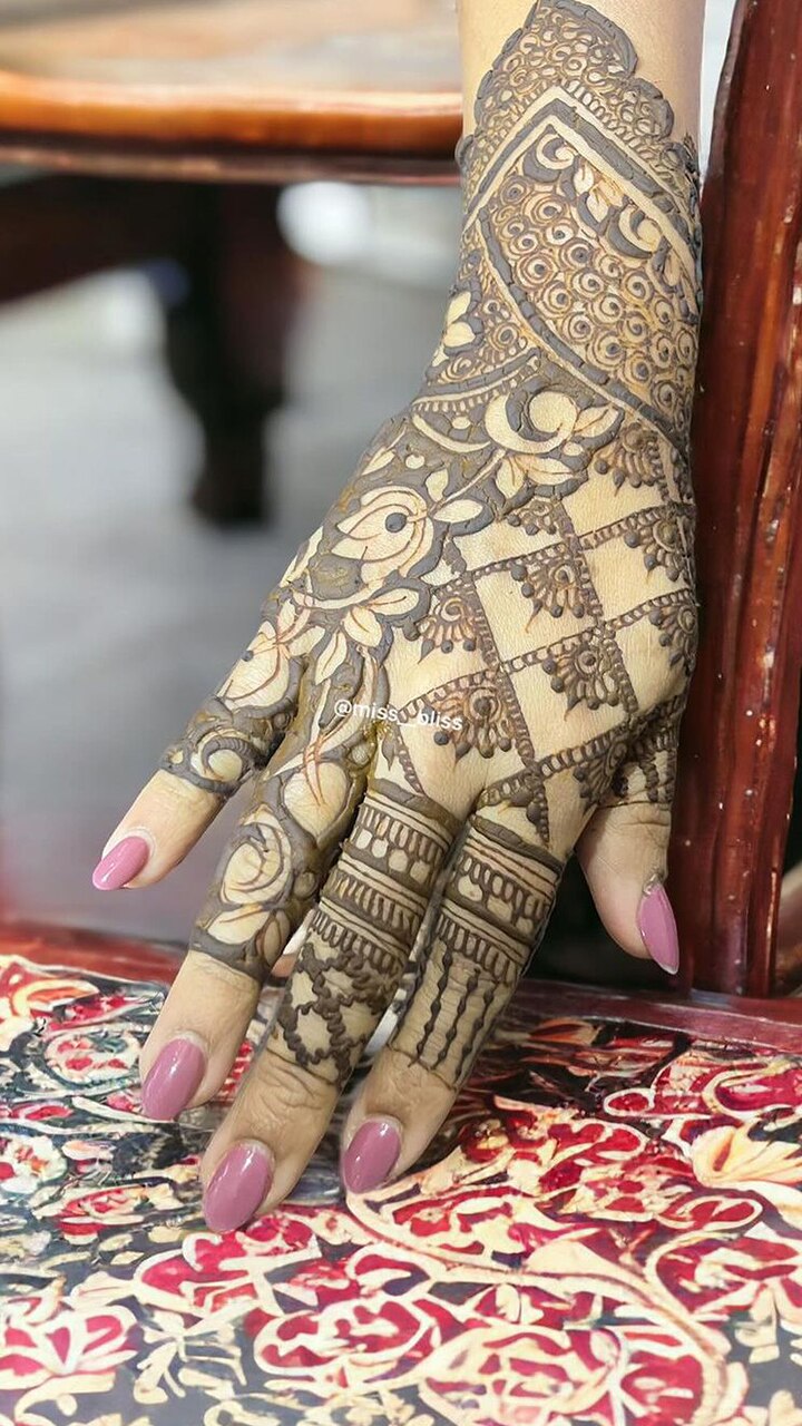 27 Beautiful Latest Bridal Mehndi Designs Collection 2024-2025