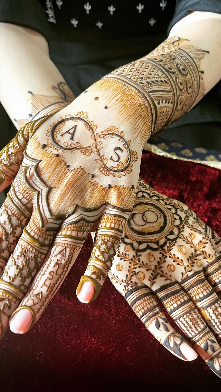 Simple and Chand Elegant Mehndi Designs For Eid 2024