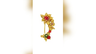 महाराष्ट्रीयन महिलाएं पहनती हैं ये नथ, देखें लेटेस्ट डिजाइन