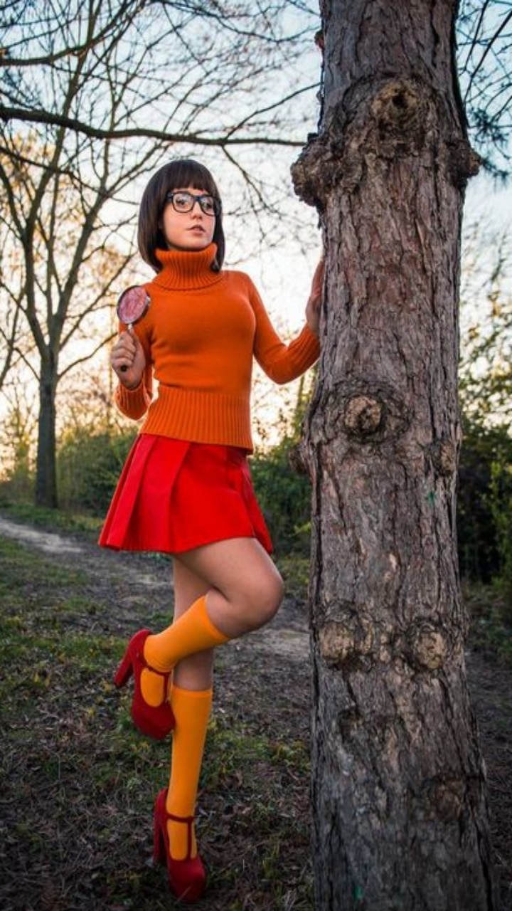 Scooby-Doo: The 10 Best Velma Cosplays