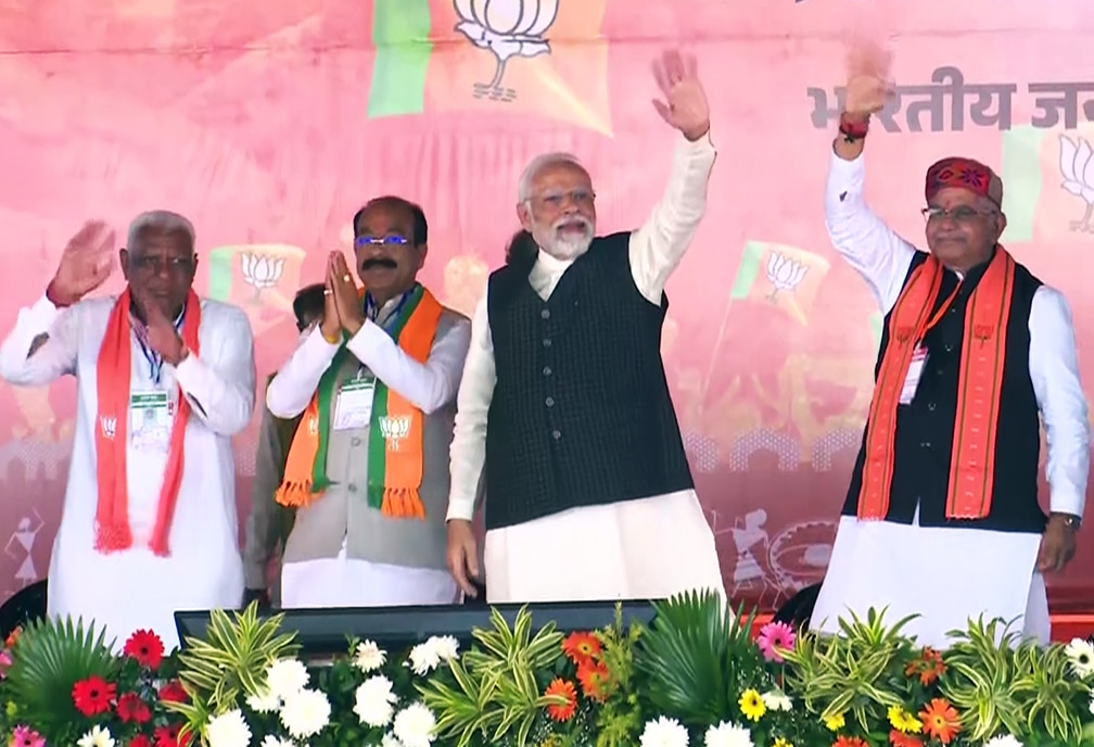 PM Modi Launches No-holds Barred Attack Congress, Calls Rahul Gandhi