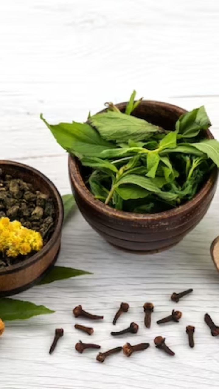 10 AntiAgeing Herbs for Youthful Skin
