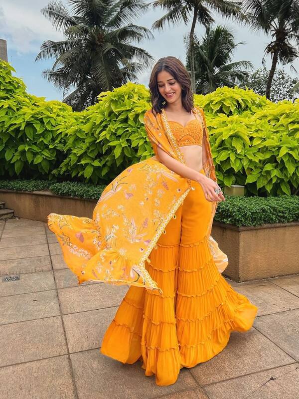 6 times Ananya Panday relived the 2000s fashion moments