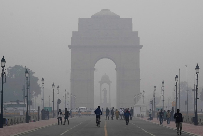 Kejriwal Govt Plans to Induce Artificial Rain amid Deteriorating Air Quality