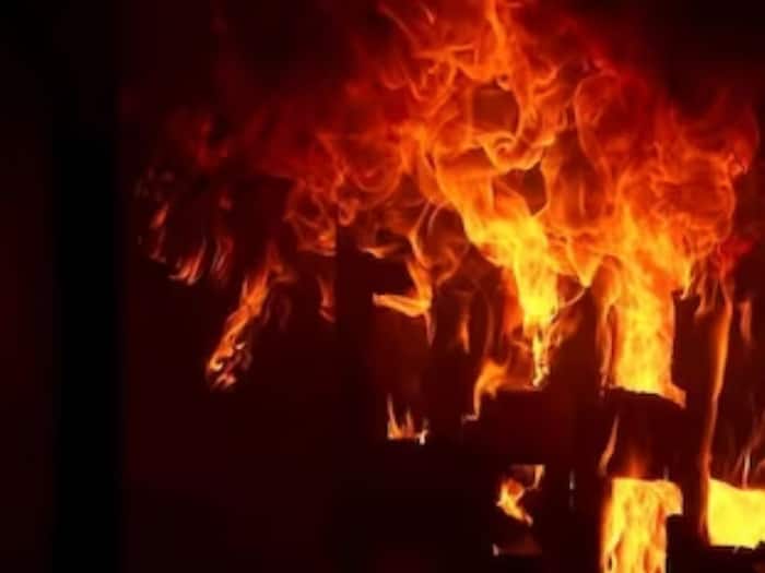 5 Houses Collapse After Gas Cylinder Blast In Mumbai’s Chembur Area; 11 People Rescued