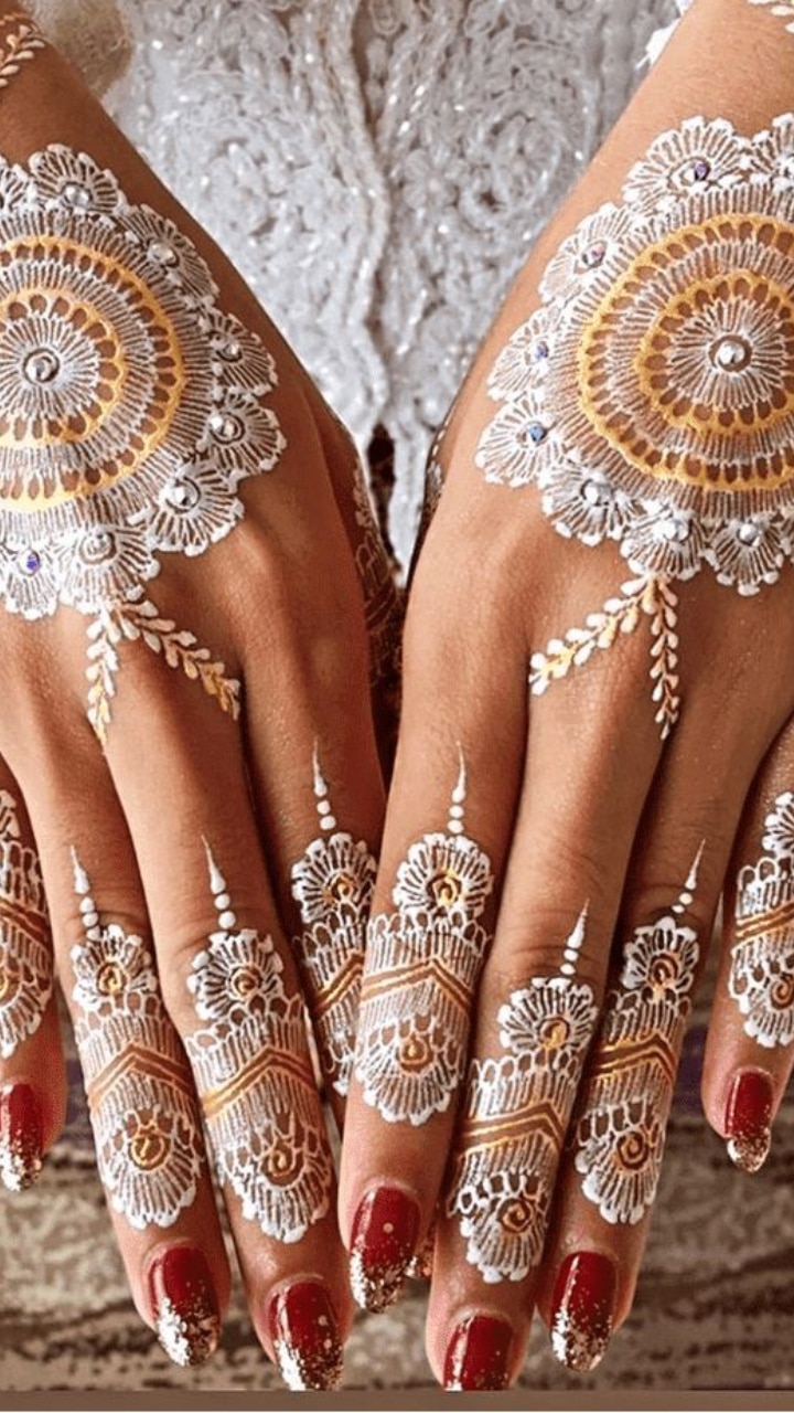 Simple Eid 2022 Mehndi Designs: Beautiful Arabic Mehendi Designs and Indian Henna  Patterns To Adorn Your Hands for Eid al-Fitr Celebrations | 🙏🏻 LatestLY