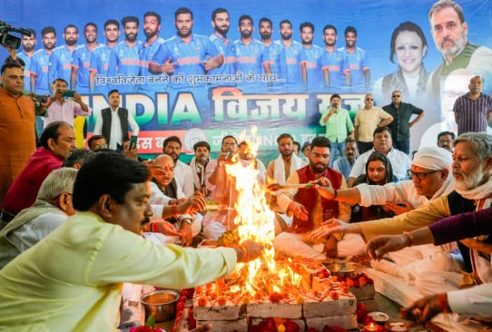 ICC World Cup Final: UP Congress Workers Perform 'Havan'; Pray For Team India's Victory | WATCH