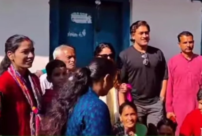 MS Dhoni Reacts To Getting Photographed During Uttarakhand Vacation – WATCH VIRAL VIDEO