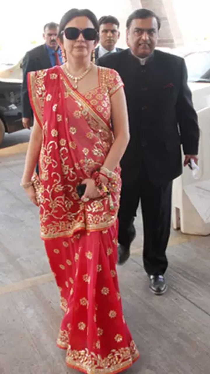Ambani family's daughter-in-law wore a short dress, with mother-in-law Neeta  | NewsTrack English 1