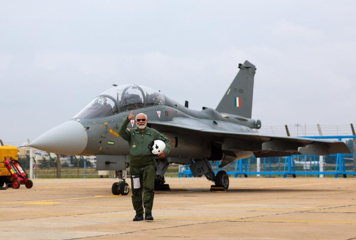 ‘Master Of Chunavi Photo-ops’: Congress Takes A Dig At PM Modi’s Tejas Sortie