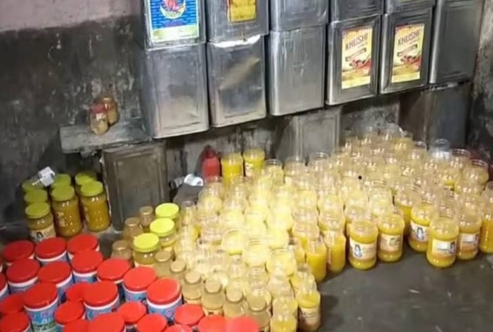 Delhi: Fake Ghee Making Factory Busted In Dwarka, Labels Of Brands Such As  Patanjali, Mother Dairy, Amul Recovered