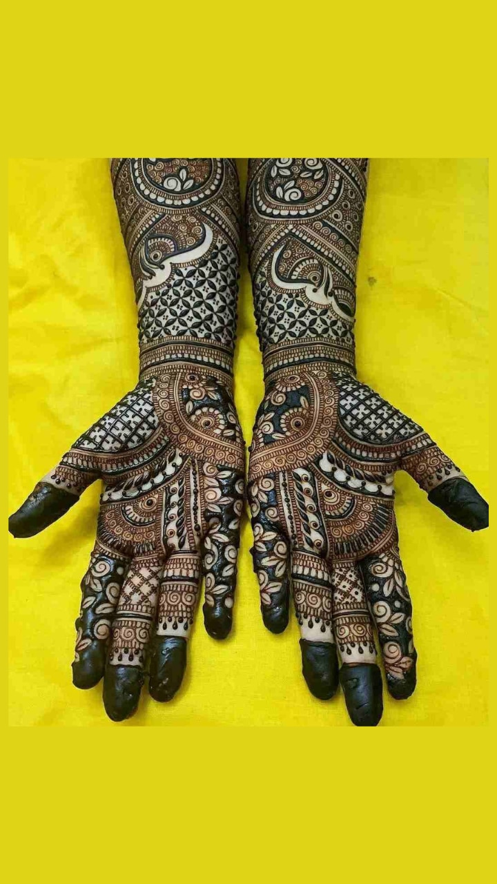 45 Latest & Trending Mehendi Designs For 2022 Brides | WeddingBazaar