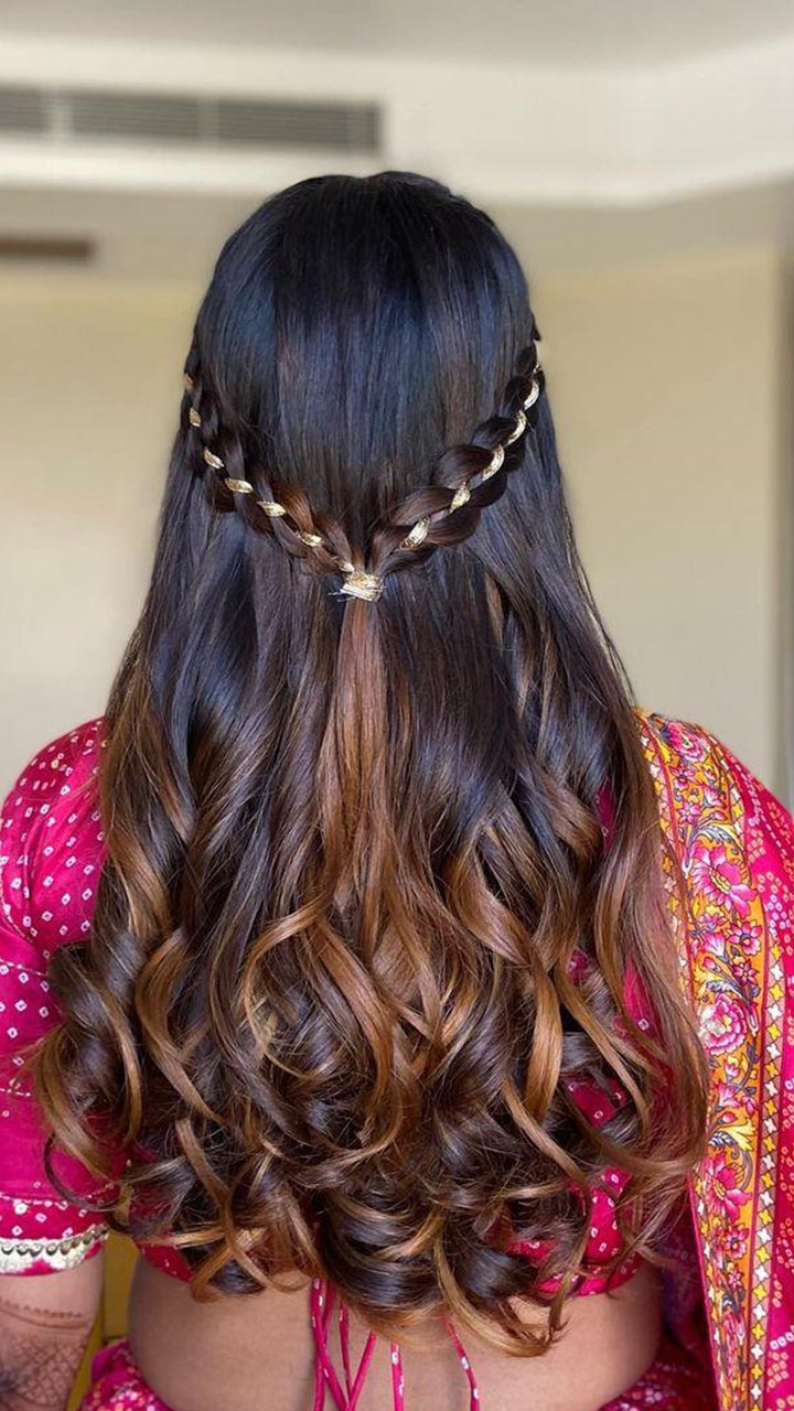 27 Effortlessly Stylish Half-tie Hairstyles We Spotted on Real brides |  Bride hairstyles, Hair styles, Open hairstyles