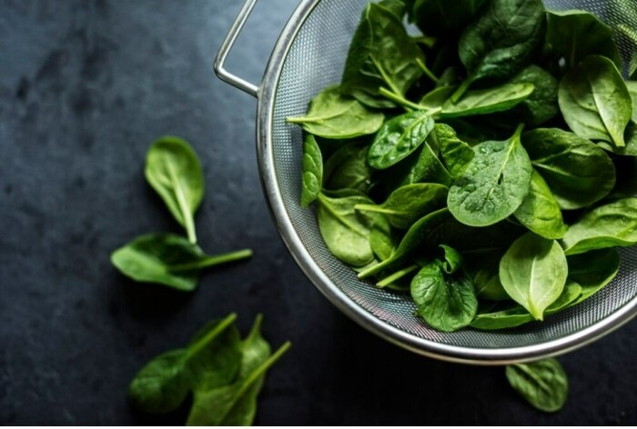 Weight Loss with Spinach: 5 Reasons to Make Palak Your Winter Essential Meal