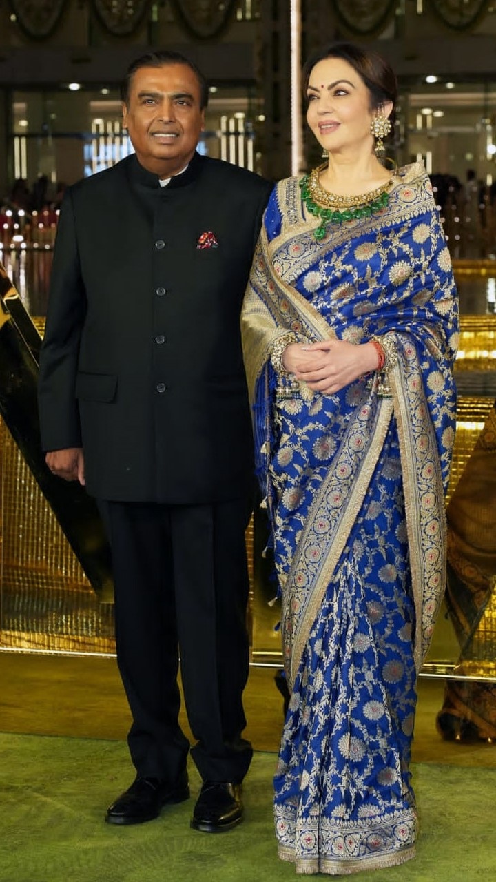 Nita Ambhani Expensive Saree | Nita ambani, Blouse designs, Bridal lehngas