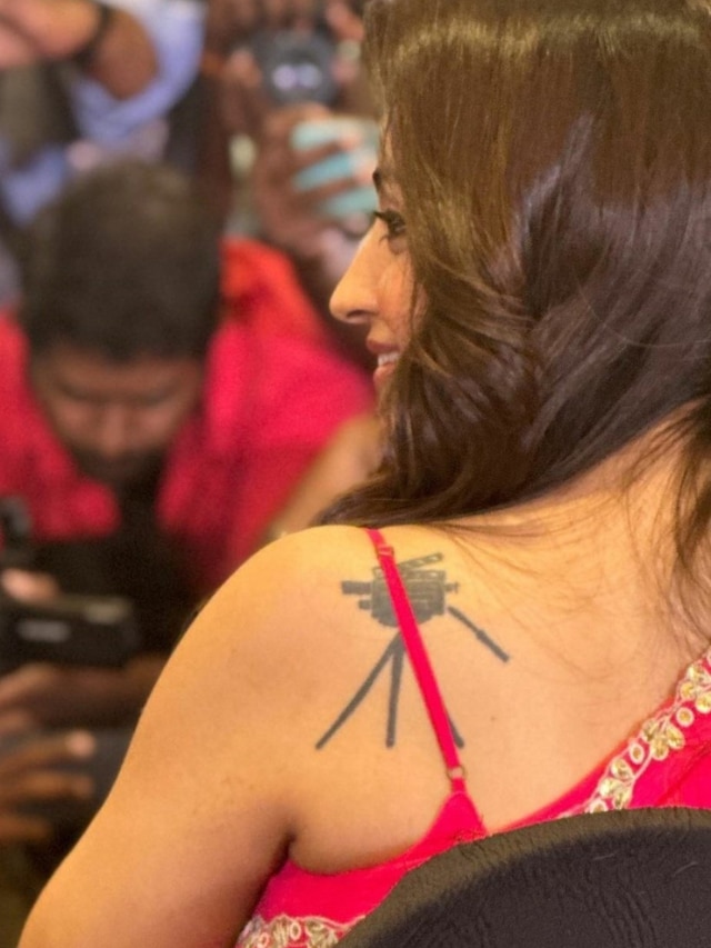 Janhvi Kapoor Gives A Close Look At Her Cryptic Wrist Tattoo, Talks About  Pressure Of Being Paparazzi's Favourite - News18