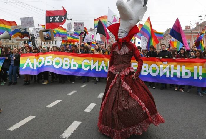 Russian Supreme Court Bans LGBT Movement As 'Extremist'; Gay Activists Now Fear Arrest