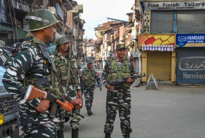 Article 370 Verdict TODAY: Security Beefed Up In Kashmir As J-K Leaders Hope For 'Restoration Of Rights'