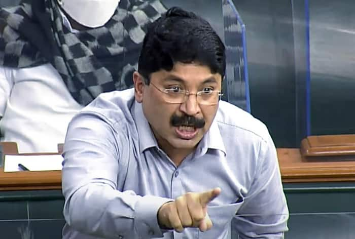 WATCH: 'Hindi Speakers From UP, Bihar Clean Toilets For Us In TN', Says DMK's Dayanidhi Maran