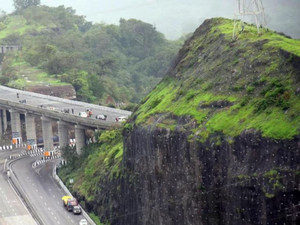 ALERT Mumbaikars Travel Advisory Issued For Mumbai Pune Expressway