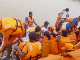 Tamil Nadu में बाढ़-बारिश से हाहाकार, 24 घंटे बारिश से सड़कें बनी नदी...हेलीकॉप्टर से किया जा रहा रेस्क्यू ऑपरेशन
