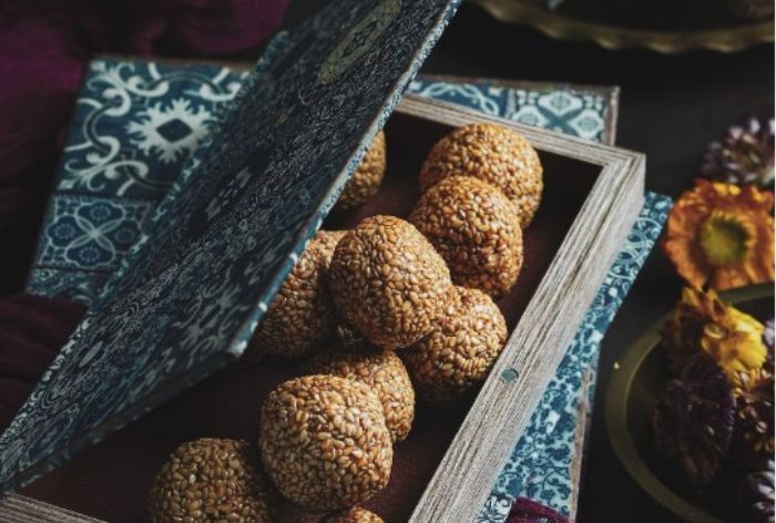 Weight Loss With Til Ke Ladoo: 5 Reasons to Eat This Winter Treat to Shed Extra Kilos