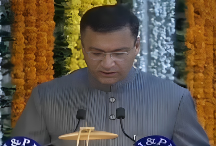 AIMIM MLA Akbaruddin Owaisi Takes Oath As Pro Tem Speaker Of Telangana ...