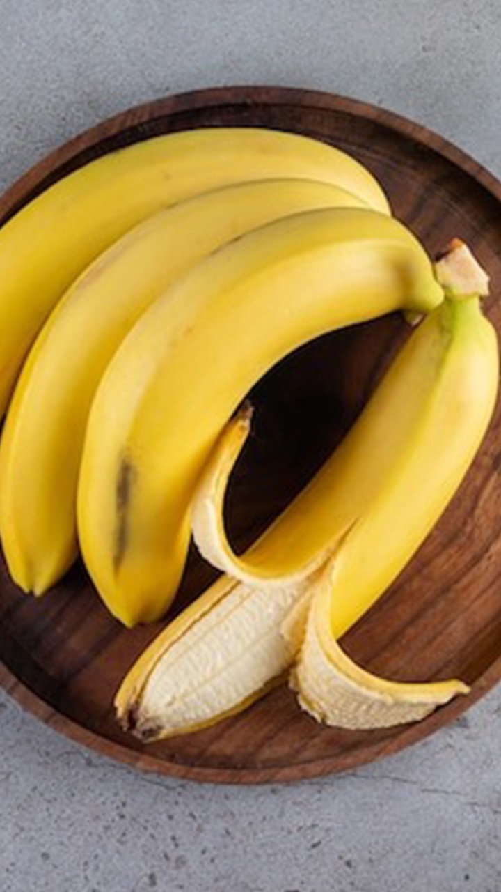 9 Benefits of Rubbing Banana Peels on Face