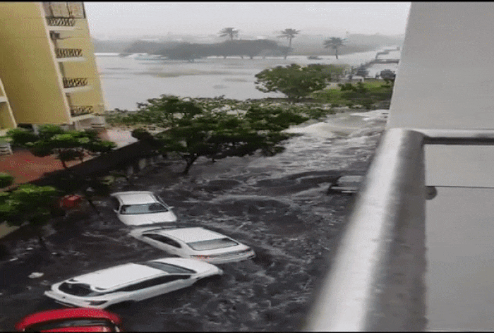 car swept away chennai cyclone
