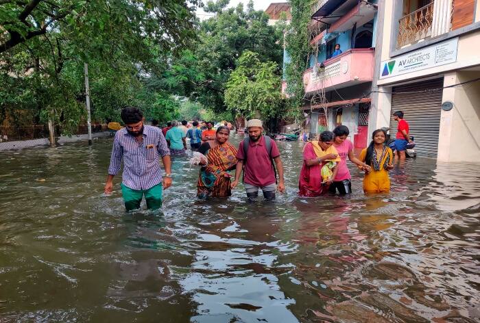 Cyclone Michaung: 5 Health Risks To Look Out For During Flood-Like Situation and Heavy Rainfall