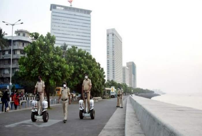 Mumbai Police Imposes Traffic Rules Near Juhu Beach On New Years Eve