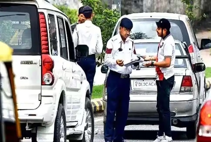 Attention Drivers! Over 2 lakh Vehicles In Noida Could Lose License Soon | Check Details Here