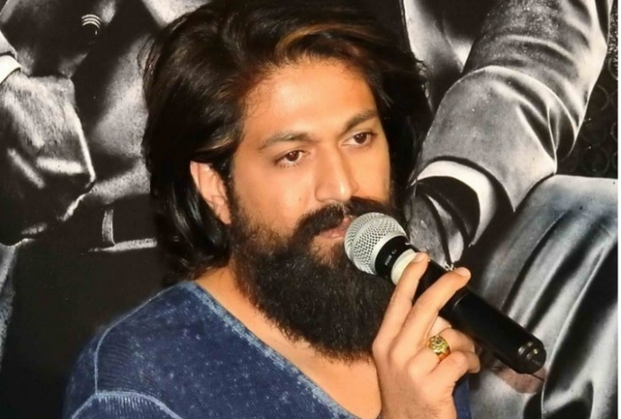 Actor Yash Meets Families of Three Fans Electrocuted While Honoring ...