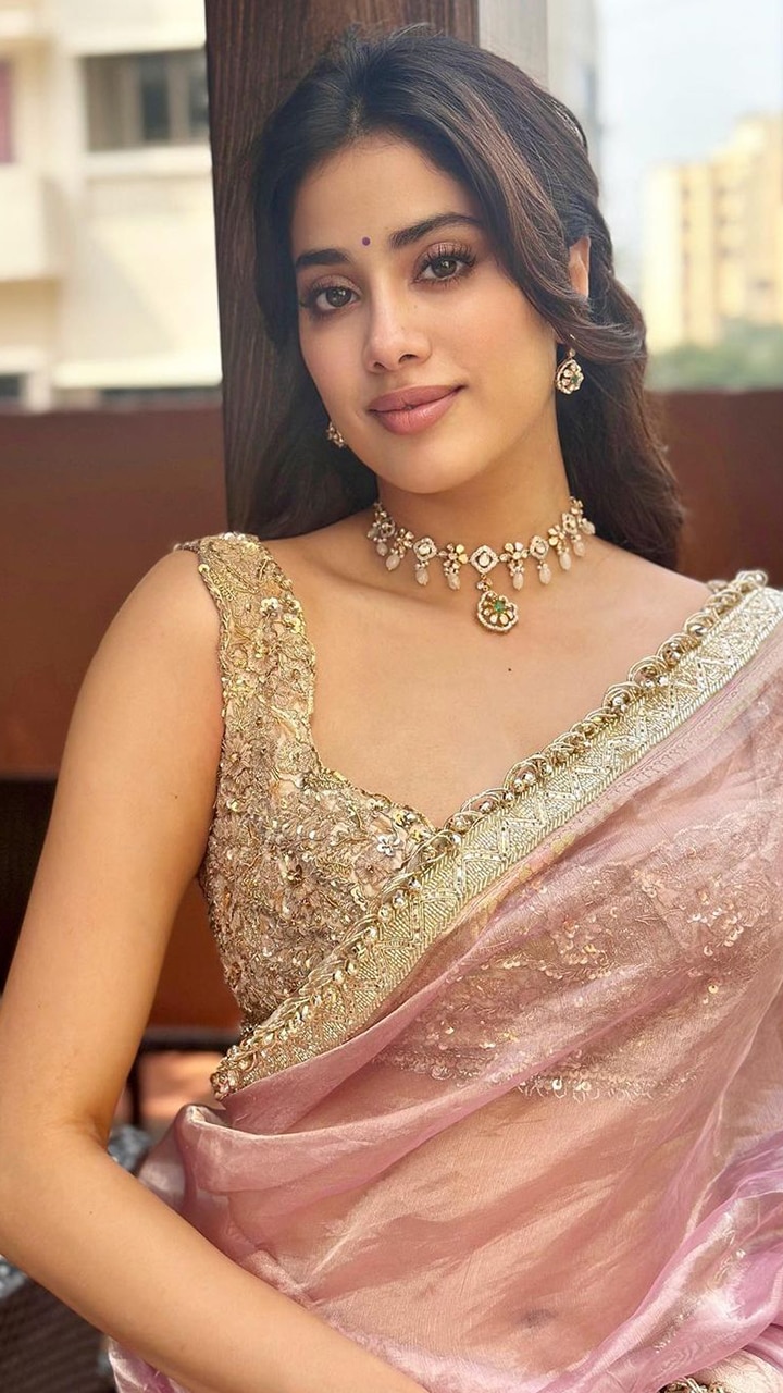 19 Statement Blouse Designs For Heavy Sarees Inspired by Janhvi Kapoor